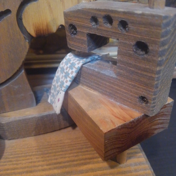 💎 1981 🔥🆕 Vintage 80s Seamstress Wood Carving Statue Don Mars USA made Sewing - Picture 14 of 16